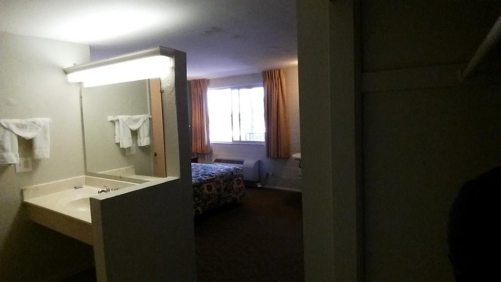 Riviera Motor Lodge Тусон Екстериор снимка
